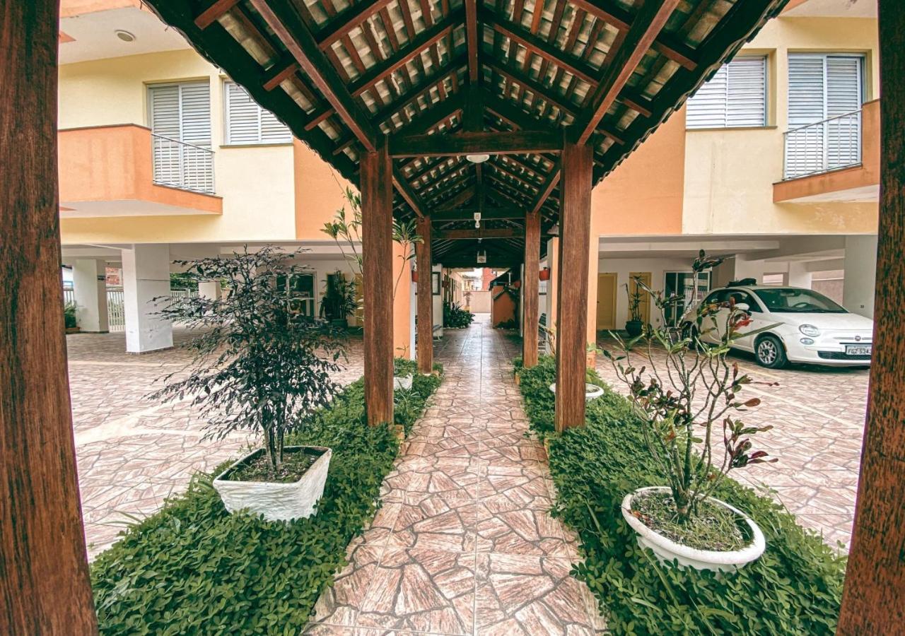 Com 2 Quartos E Piscina Apartamento